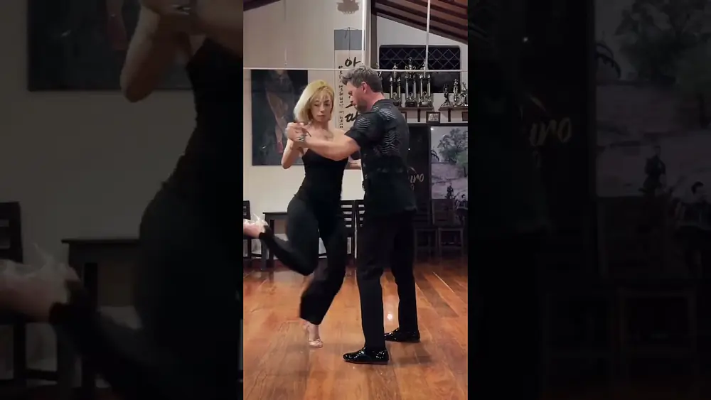 Video thumbnail for Ganchos y Boleos 🔥😜 Dmitry Vasin y Stefany Ortiz #tangoargentino #tango #танго #boleos #ganchos