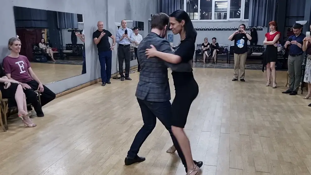 Video thumbnail for Tango Vals: Elastic embrace, changing direction of the turn | Mikhail Tchudin - Elvira Kashkarova