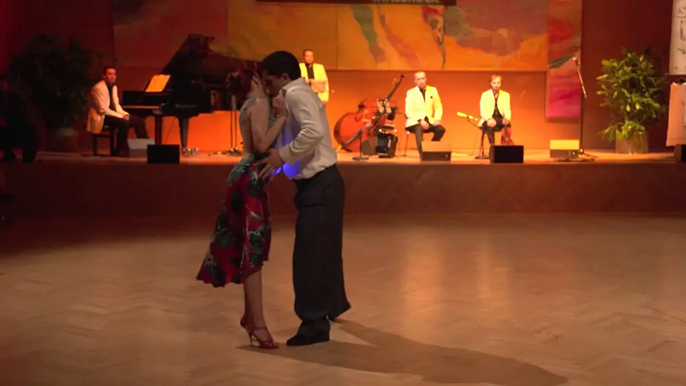 Video thumbnail for Rubén & Sabrina Veliz 1v2, Tangofestival Innsbruck 2014