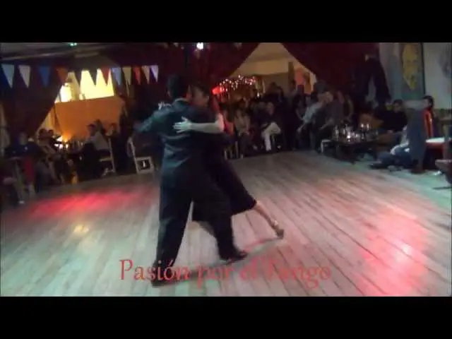 Video thumbnail for VERONICA VAZQUEZ y ALEJANDRO BERON Bailando el Vals TU PALIDA VOZ en GNC La Practica de Tango
