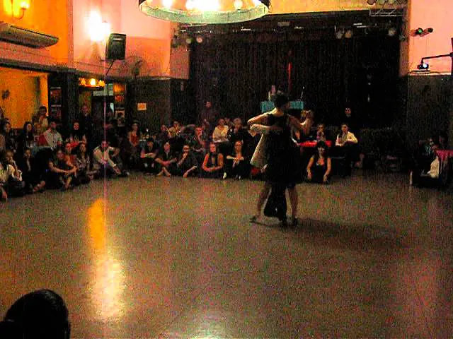 Video thumbnail for CECILIA CAPELLO y DIEGO AMORÍN en Viva La Pepa! milonga (3/3)