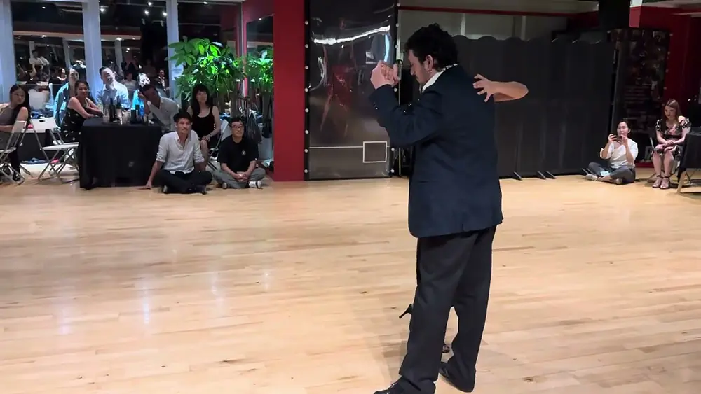 Video thumbnail for Federico Naveira y Sabrina Masso, Hong Kong, 2024, 5/5