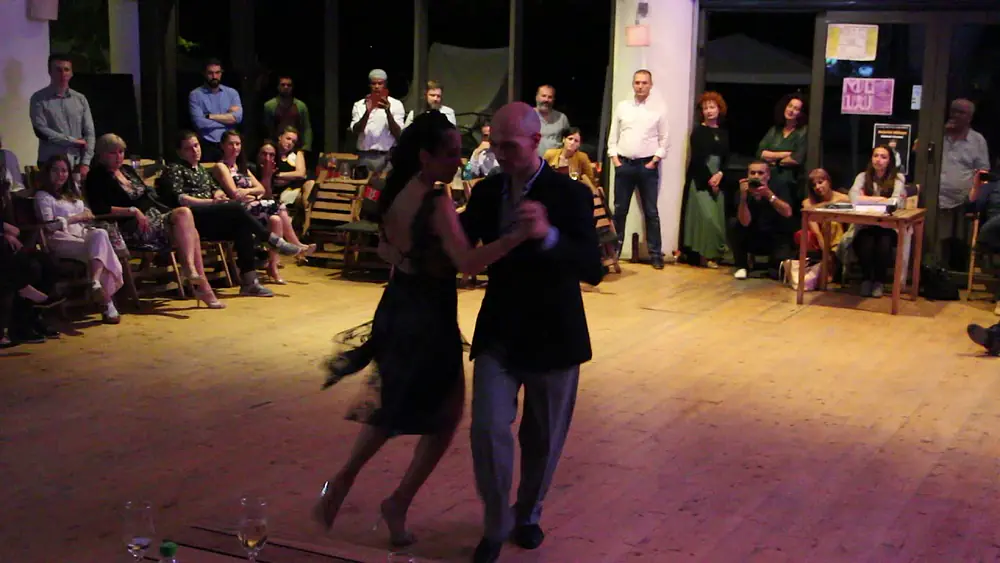 Video thumbnail for Mariana Dragone y Javier Antar in Bucharest by TangoTangent 4/4