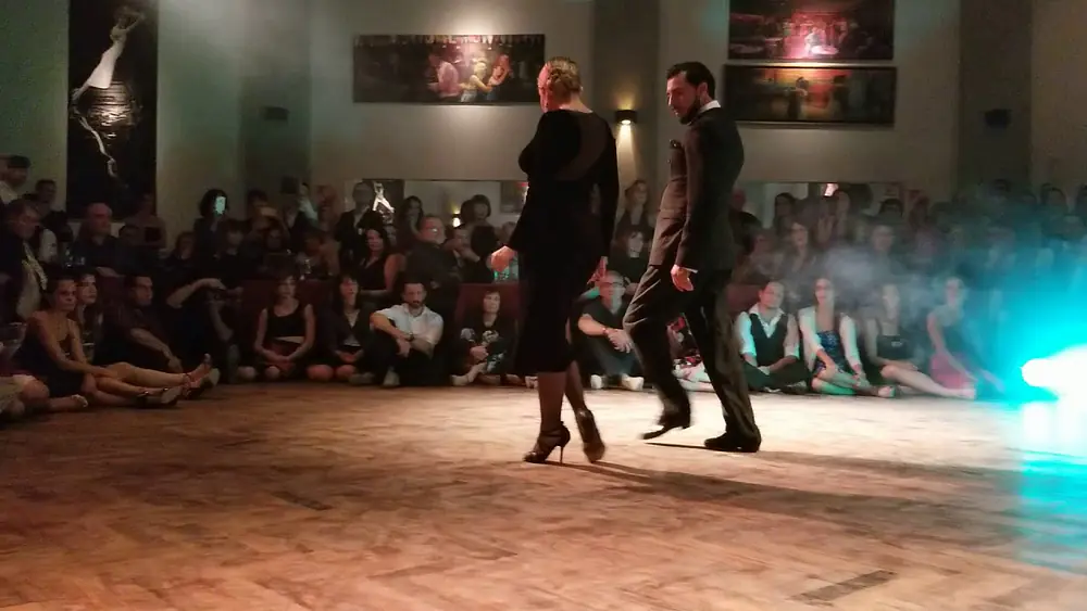 Video thumbnail for Noelia Hurtado & Facundo de la Cruz - TangoSalon Extremo at Salon Canning on 8/9/19 (2 of 2)
