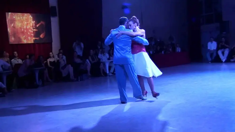 Video thumbnail for Claudio Gonzalez y Melina Brufman - "Junto a tu corazón"