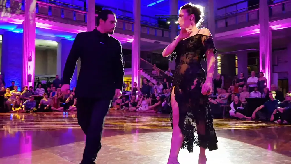 Video thumbnail for Juan Malizia & Manuela Rossi @ Recuerdo Tango Festival, Warsaw 2019 4/4