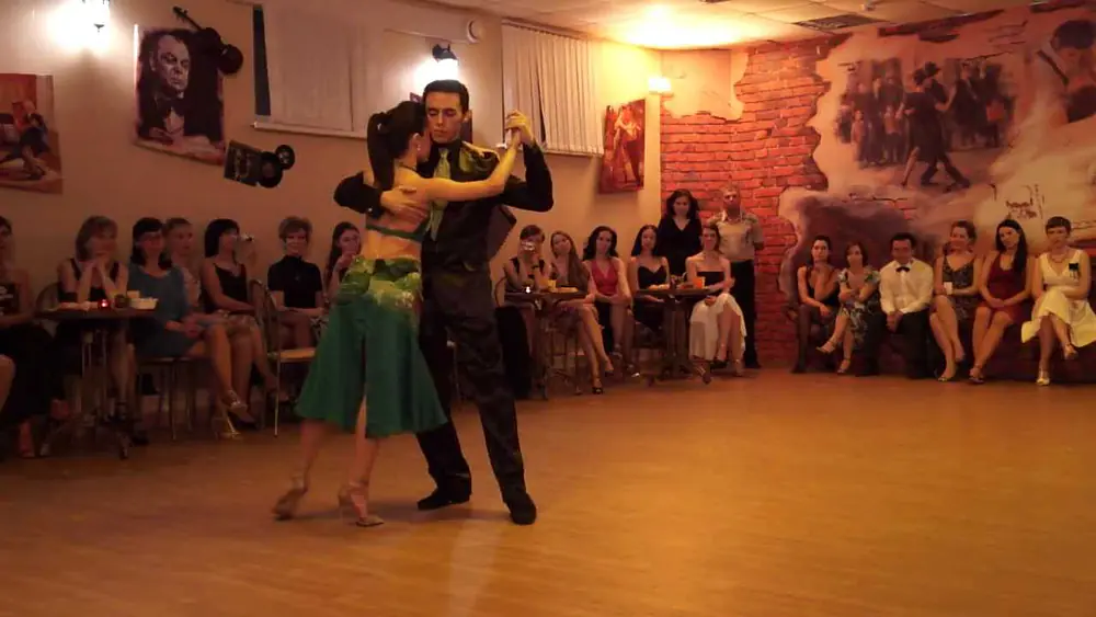 Video thumbnail for VLADIVOSTOK, Russia - 1/3 - Juliana Aparicio & José Almar - Corazón