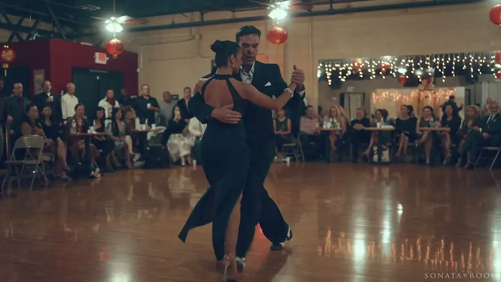 Video thumbnail for Junior Cervila & Guadalupe Garcia - Milonga de Mis Amores