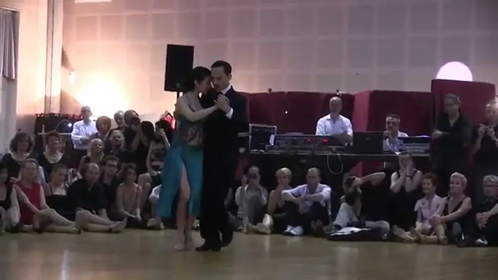 Video thumbnail for Pablo Moyano et Roberta Beccarini dansent sur le tango " Amurado "
