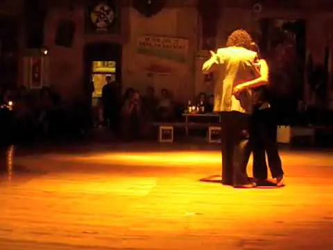 Video thumbnail for Bruno Tombari y Mariángeles Caamaño bailando tango en La Catedral, Buenos Aires.
