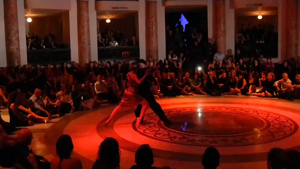 Video thumbnail for Show di Carlos Espinoza​ y Noelia Hurtado in Chique Pugliese - Winter