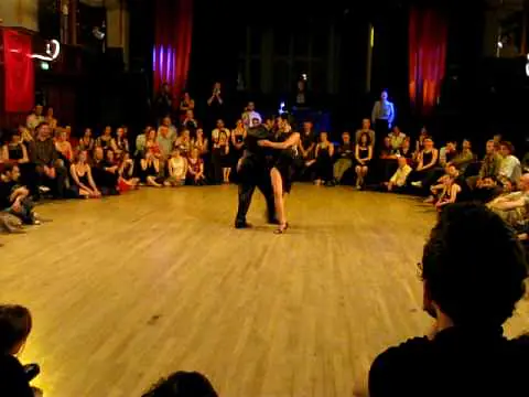 Video thumbnail for Sebastian Achaval y Roxana Suarez - 5 of 5