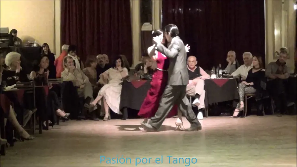 Video thumbnail for LUCILA SEGURA y LAUTARO CANCELA  Bailando el Tango CAFE DOMINGUEZ en YIRA YIRA MILONGA