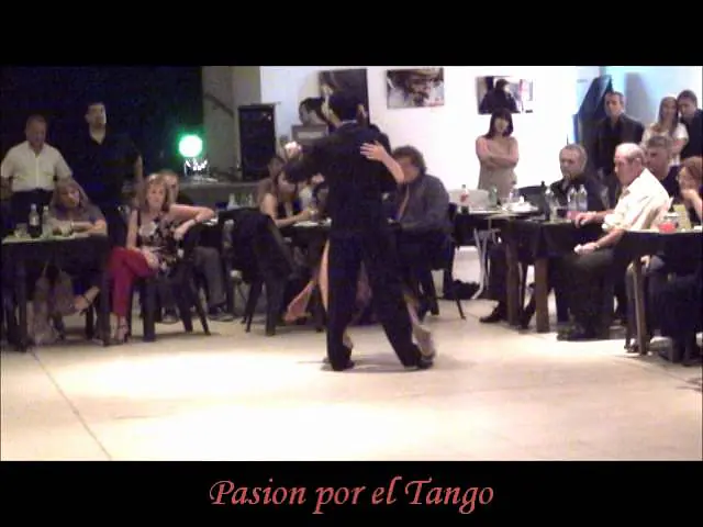 Video thumbnail for FATIMA VITALE y CRISTIAN CORREA bailando el tango VOLVER A VERNOS en SI TANGO