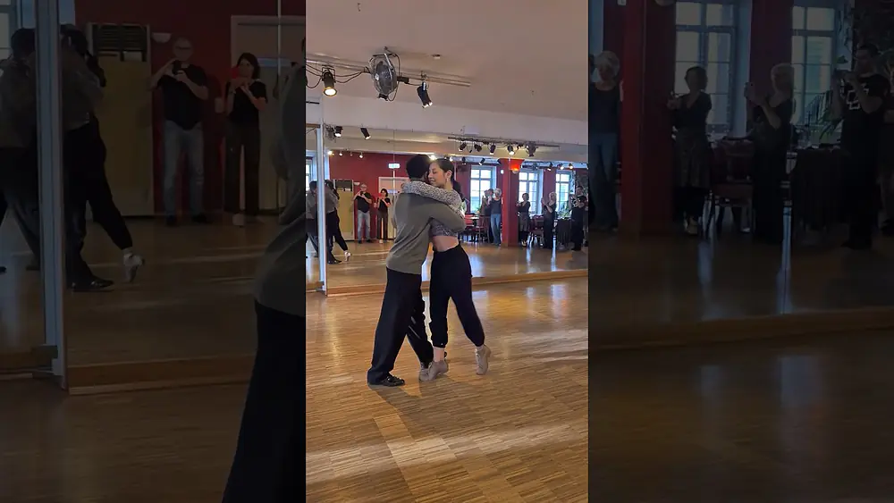 Video thumbnail for Tango waltz workshop in Kehl: Silvina Tse y Julio Alvarez