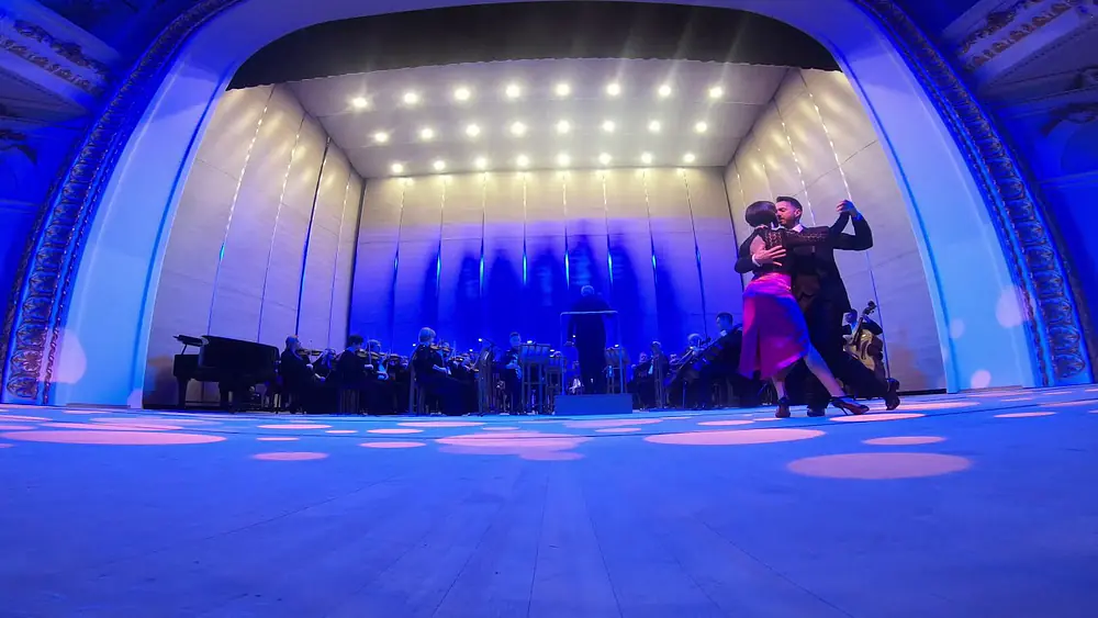 Video thumbnail for Gustavo Rosas. Tango Acquaforte Con Gisela Natoli en Teatro JArkiv con Filarmonica.Uckania.2019.