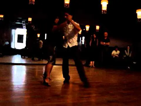 Video thumbnail for Graciela Gonzalez y Guillermo Barrionuevo bailan "Junto a tu corazón"