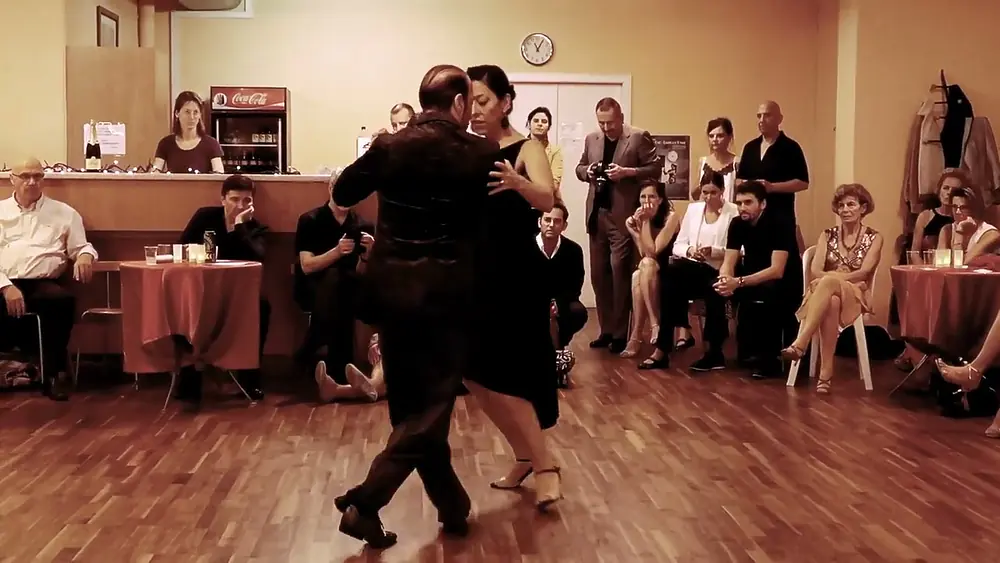 Video thumbnail for Analia Vega & Marcelo Varela danse Juan D'Arienzo's Remembranza