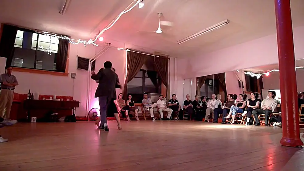 Video thumbnail for Mario Consiglieri & Anabella Diaz-Hojman at Práctilonga-939 in NYC (2 of 2)