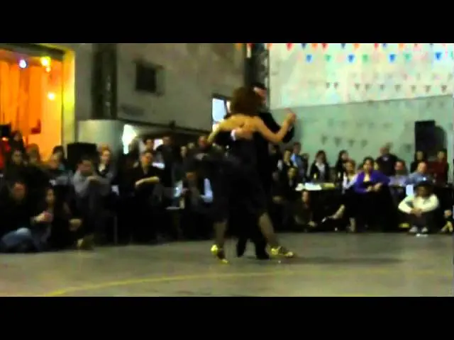 Video thumbnail for FERNANDO GALERA Y VILMA VEGA EN LA MILONGA DEL MORÁN (JULIO 2010) 2/4