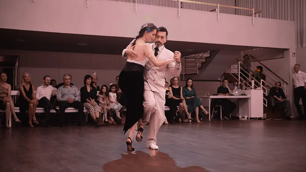 Video thumbnail for Alejandro Hermida & Naomi D'Amour Renaud - 'Champagne Tango' - Carlos Di Sarli 1/4