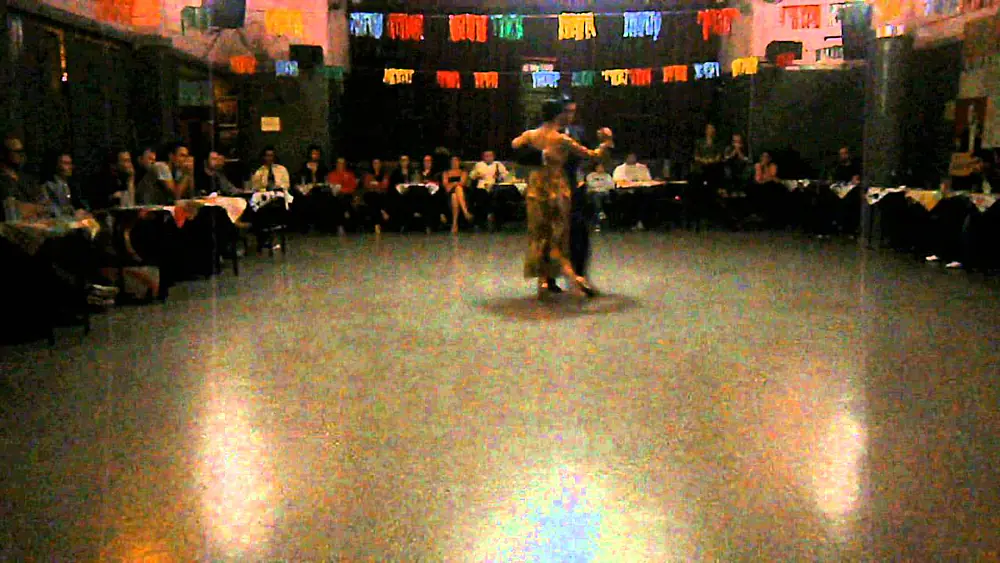 Video thumbnail for Jimena Hoeffner y Fernando Carrasco en El Motivo Tango 30/9/13