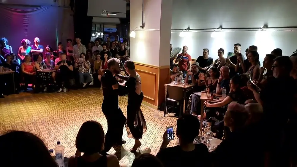 Video thumbnail for Aurora Lubiz y Claudio González - Viejo portón