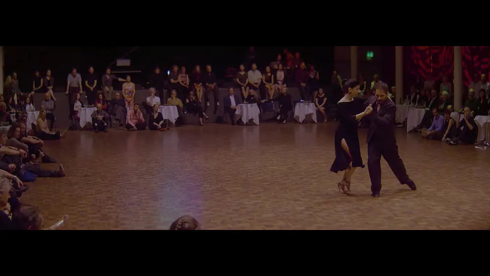 Video thumbnail for Mariela Sametband y Guillermo Barrionuevo bailan "Pocas palabras" por Tanturi en Basel