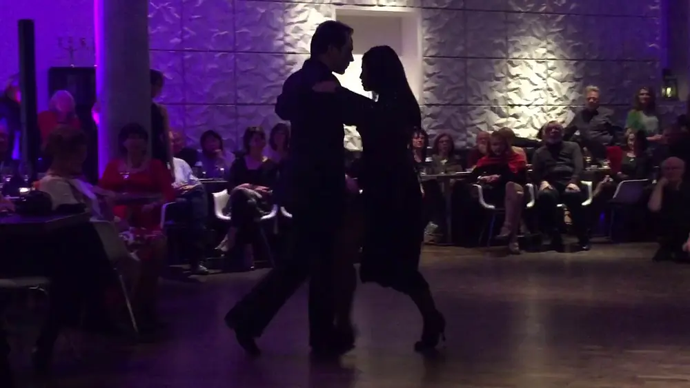 Video thumbnail for Ezequiel Paludi y Geraldin Rojas bailan un Tango „Jeanne y Paul“ de Astor Piazzola