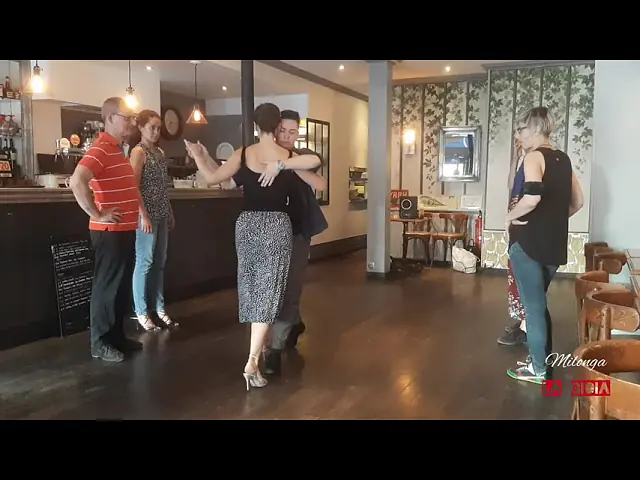 Video thumbnail for Cours avec Veronica Toumanova et Asya Moiseeva avant la milonga LA GIOIA, Paris