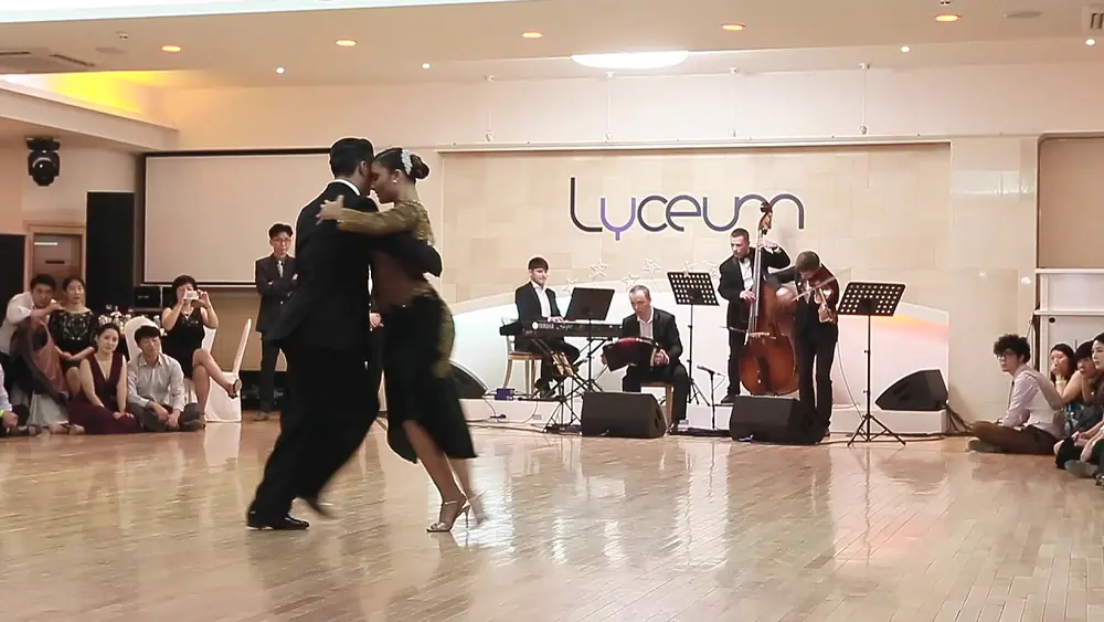 Video thumbnail for Tango Fiesta in Seoul 2017 (2017/03/12) #2 Edwin Espinosa y Alexa Yepes with Tango en Vivo