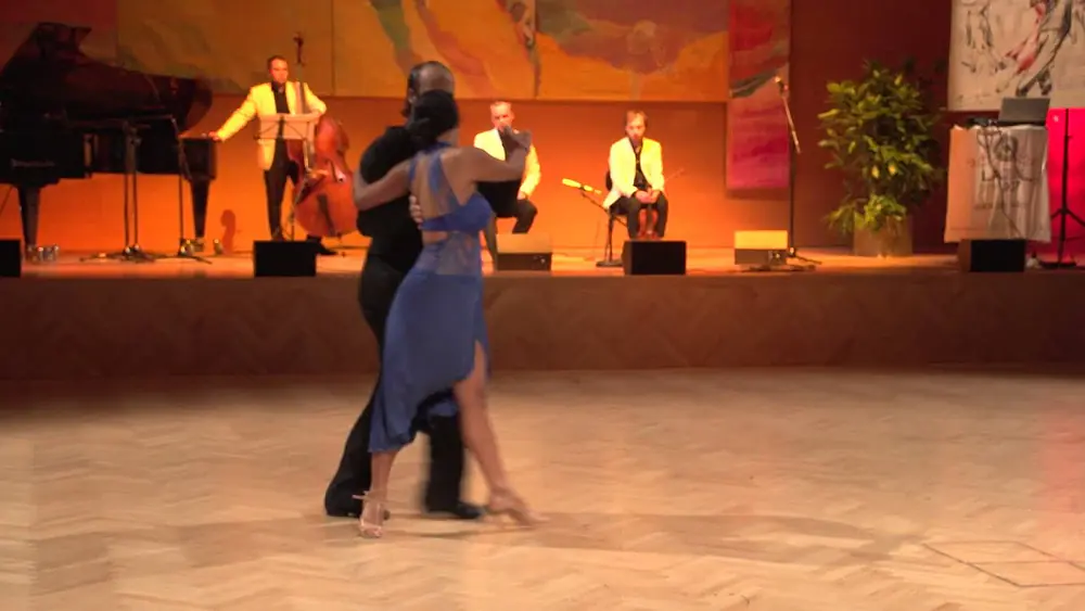 Video thumbnail for Erna & Santiago Giachello 2v2 , Tangofestival Innsbruck 2014