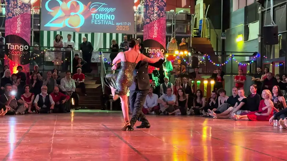 Video thumbnail for Roxana Suarez Dante Sanchez Tango Torino Festival 20/04/25 (2/2)