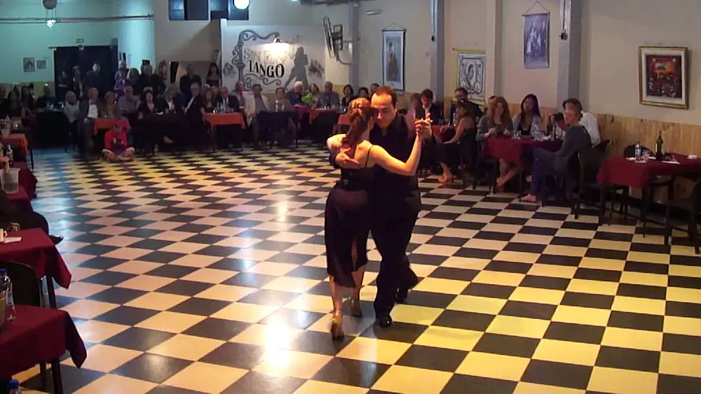 Video thumbnail for Sin Rumbo, bailan Jose Ferraro y Paola Tacchetti 1/3