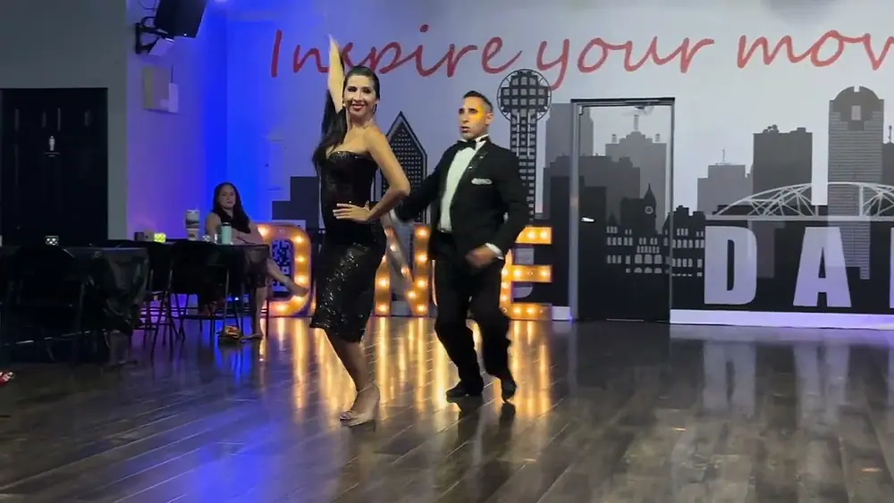 Video thumbnail for Maestro performances by Yesica Esquivel and Ariel Leguizamon in Dallas MilongaTown (3/4)