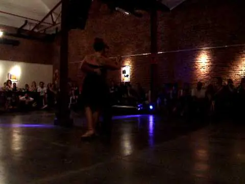 Video thumbnail for Guillermo Cerneaz y Greta Hekier bailando en Loca, Enero 2010