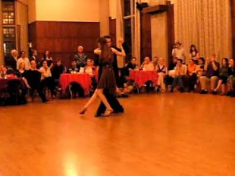 Video thumbnail for Rebecca Shulman y Tomas Howlin tango