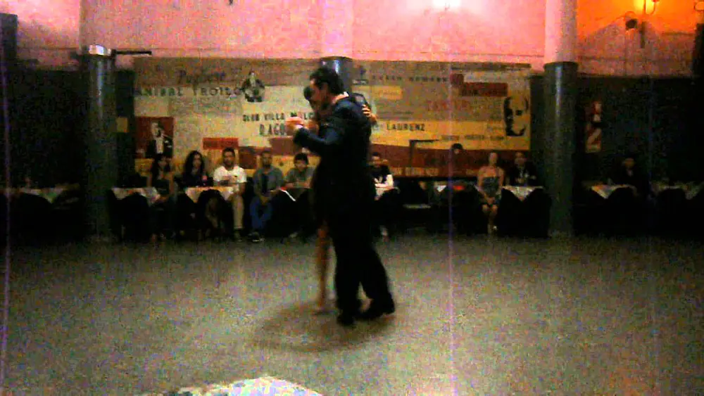 Video thumbnail for Damian Rosenthal y Vanessa Fatauros en El Motivo Tango, 14/4/14