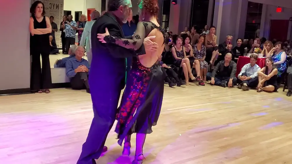 Video thumbnail for Argentine tango: Gustavo Naveira & Giselle Anne - Valsecito de Antes