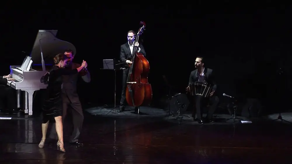 Video thumbnail for "Amor y Vals"  Fausto Carpino & Stephanie Fesneau, Solo tango orquesta