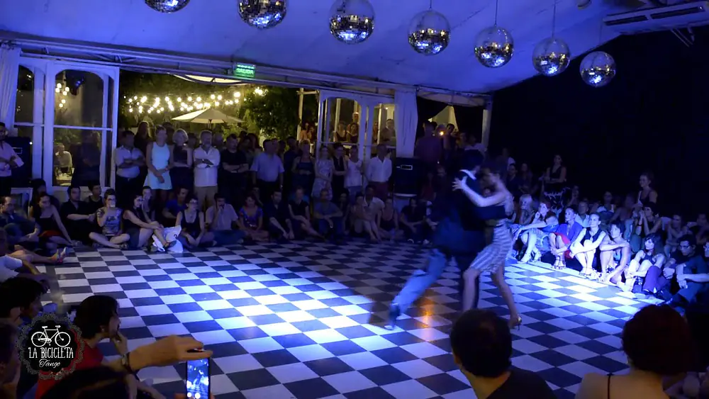 Video thumbnail for Andrés Molina y Natacha Lockwood en La Bicicleta Milonga 1
