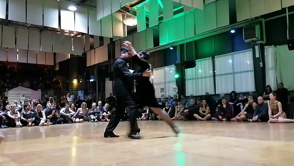Video thumbnail for Ariadna Naveira e Fernando Sanchez interpretano il tango "Nochero Soy" alla milonga "Il Fortino"