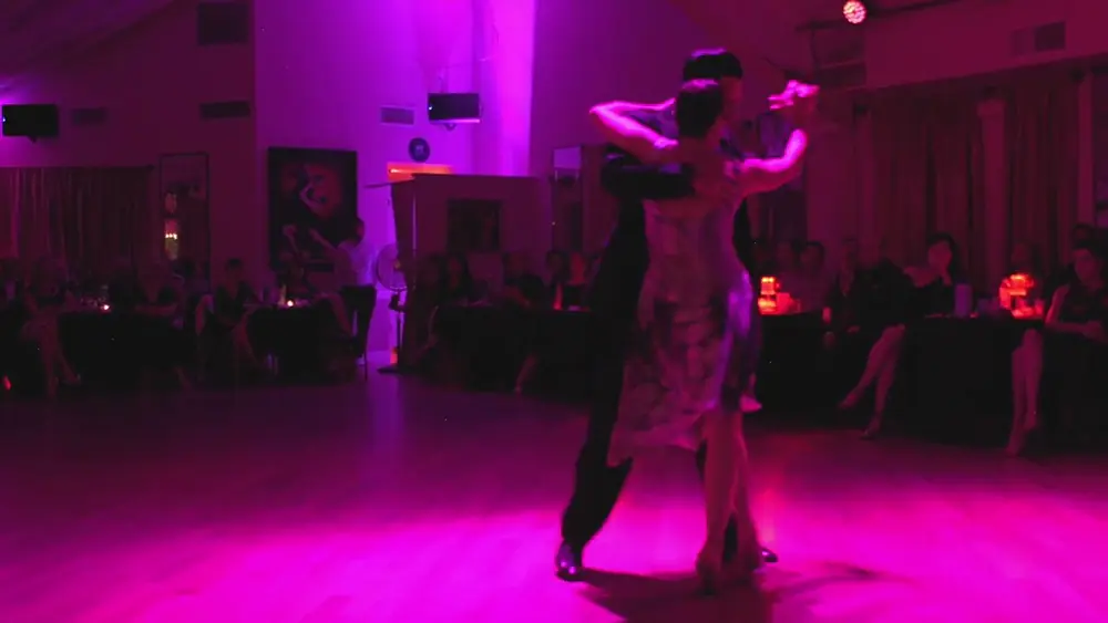 Video thumbnail for Carolina del Rivero and Ricardo Biggeri at Milonga Corazón 2/4