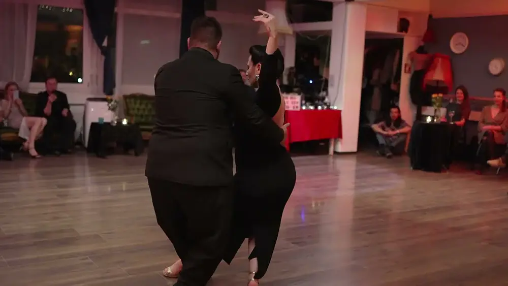 Video thumbnail for Cynthia Palacios & Sebastian Bolivar at Le Fleuve, Lausanne dance Pugliese's Emancipacion