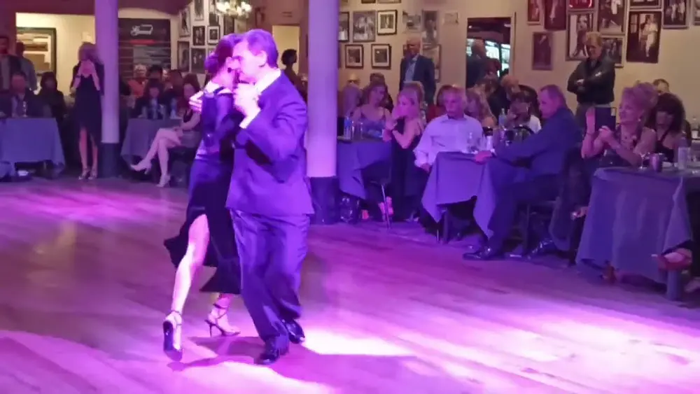 Video thumbnail for Juan Amaya y Valentina Garnier.  Vals "Sin rumbo fijo" Tipica Víctor-Angel Vargas
