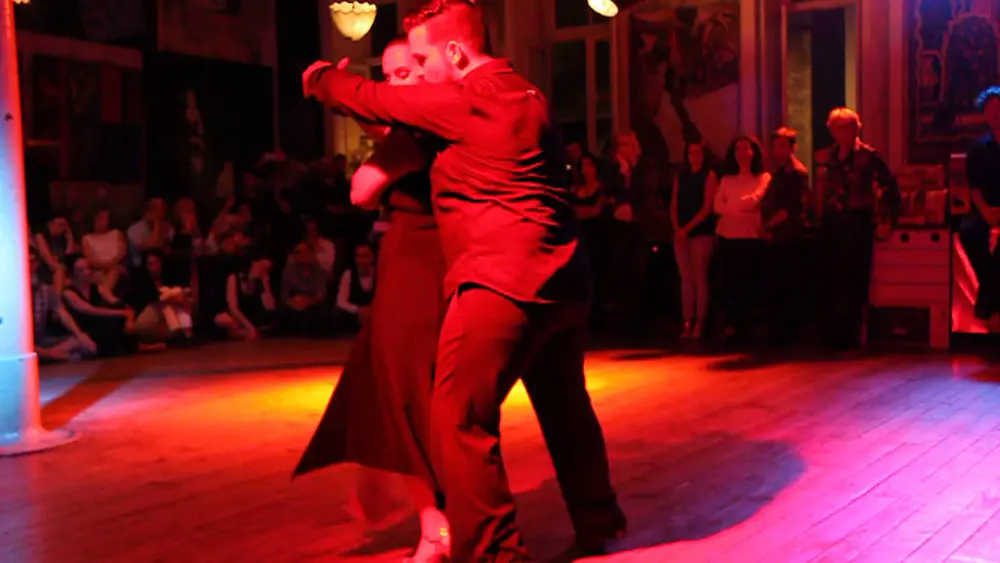 Video thumbnail for NELSON PINTO E ISABEL COSTA NA MILONGA SUPERESPECIAL