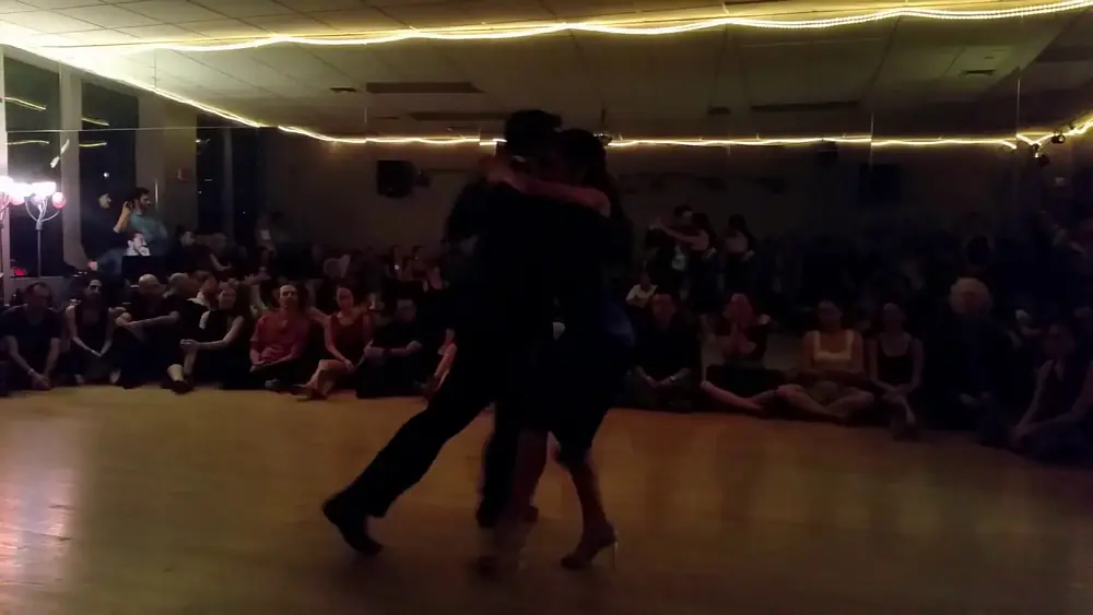 Video thumbnail for Argentine tango: Clarisa Aragón & Jonathan Saavedra  - Mandria