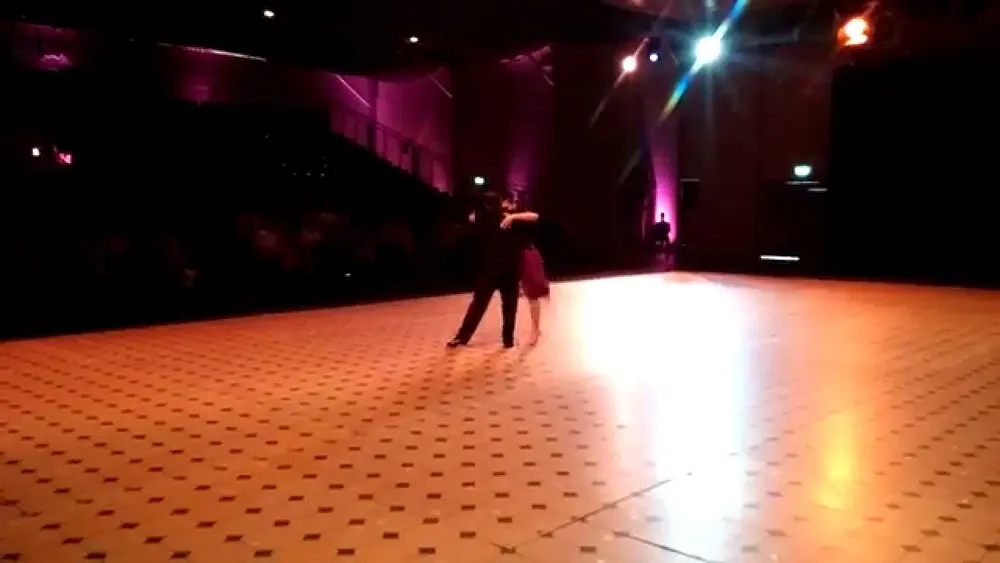 Video thumbnail for John Zabala y Delphine Blanco 1/4 Bar exposición Tango (Freiburg - Alemania)