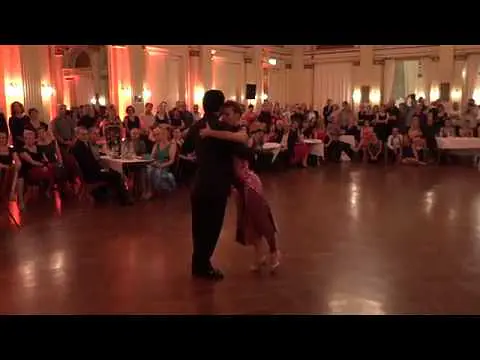 Video thumbnail for Mariana Montes & Sebastián Arce - Tigre Viejo