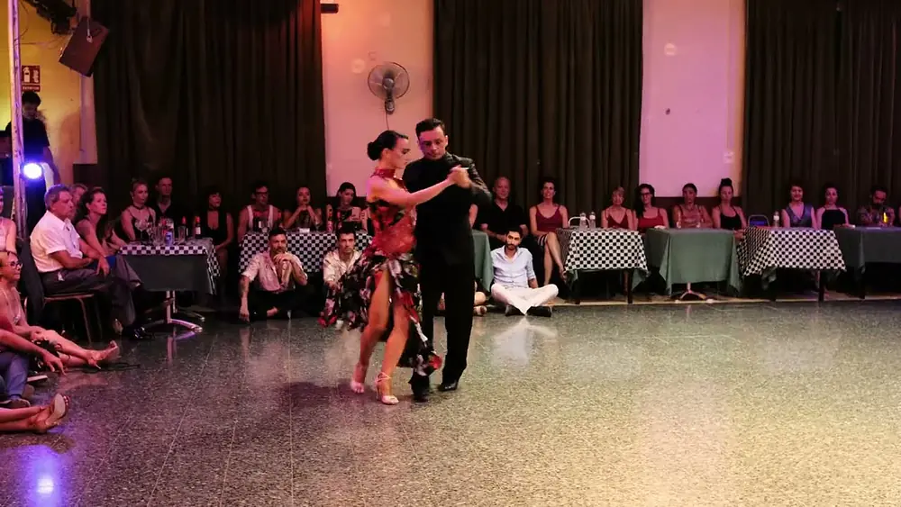 Video thumbnail for Laia Barrera i Edwin Olarte  Agost 2024 espai Milonga Casa València